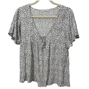 VERVET BY FLYING MONKEY Grey and White‎ Tie Front Flutter Sleeve Blouse Cheetah